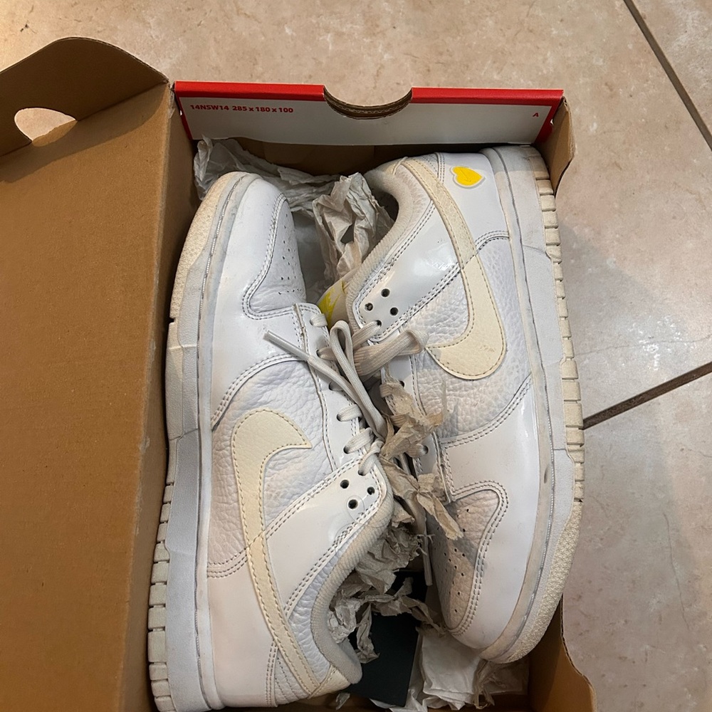 Nike Dunk Low "Valentine's Day Yellow Heart"